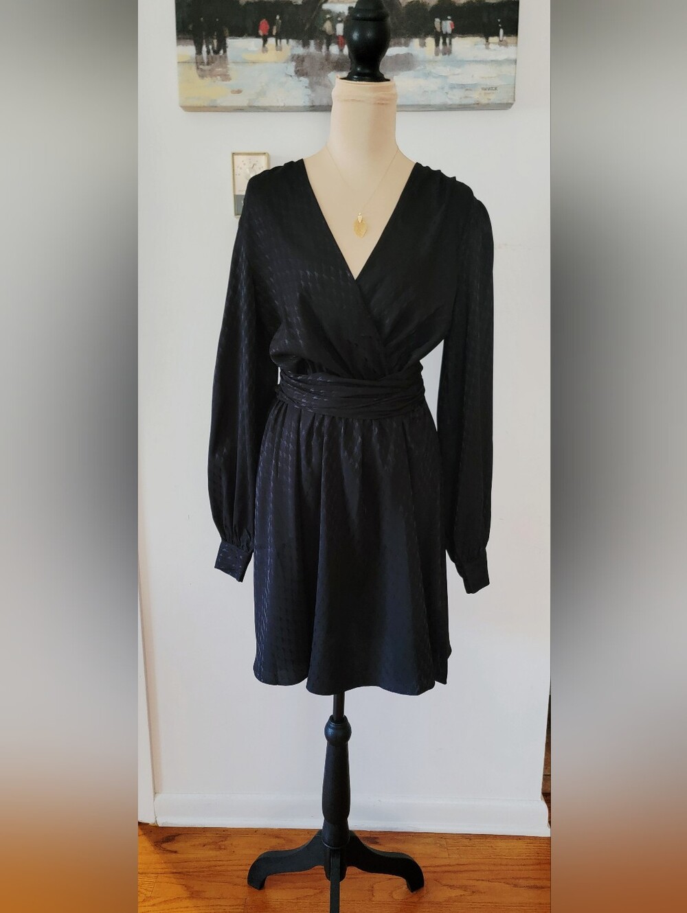 EXPRESS Black Satin Houndstooth Jacquard Wrap Mini Dress M